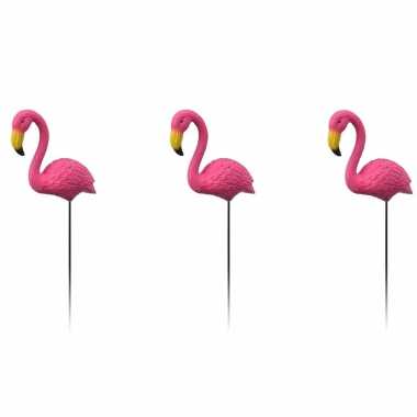 4x tuindecoraties flamingo op prikkers stekers 70 cm tuinbeeldje