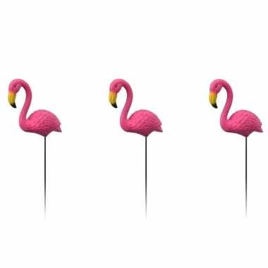 6x tuindecoraties flamingo op prikkers/stekers 70 cm tuinbeeldje