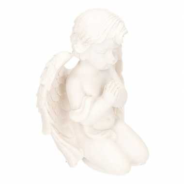 Engel beeldje zittend biddend 14 cm tuinbeeldje